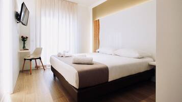 Standard-Doppelzimmer | Hochwertige Bettwaren, Daunenbettdecken, schallisolierte Zimmer