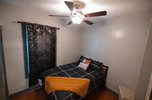 4 habitaciones, tabla de planchar con plancha y wifi gratis 