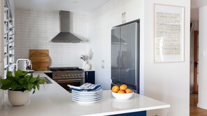 Fridge, microwave, oven, stovetop - Miramar Coastal Cottage (Narrawallee)