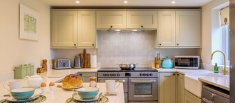 4 bedroom accommodation in Woodgreen, near Fordingbridge