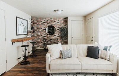 Cozy Downtown Provo Suite near Front Runner, LDS City Center Temple, Conf Center