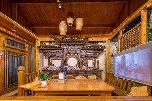 Dining - Yuhuai Renjia Inn (Lijiang)
