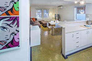 TV - Hurtle Sq Hideaway - Parking, Central, Ground Flr (Adelaide)