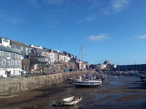 Apartment | Marina - Cozy Courtyard Apt, Explore & Relax, Free Parking (Bodmin)