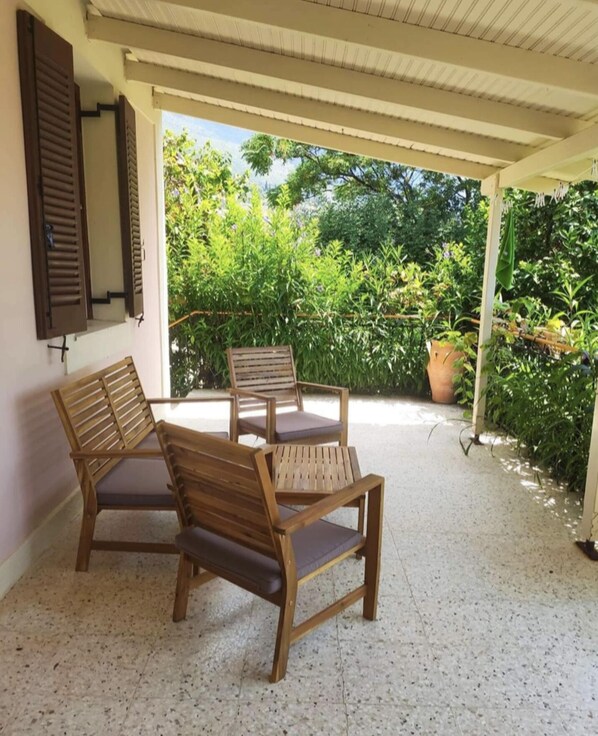 House, 1 Queen Bed | Terrace/patio