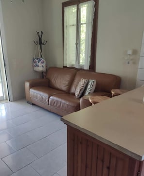 House, 1 Queen Bed | Interior