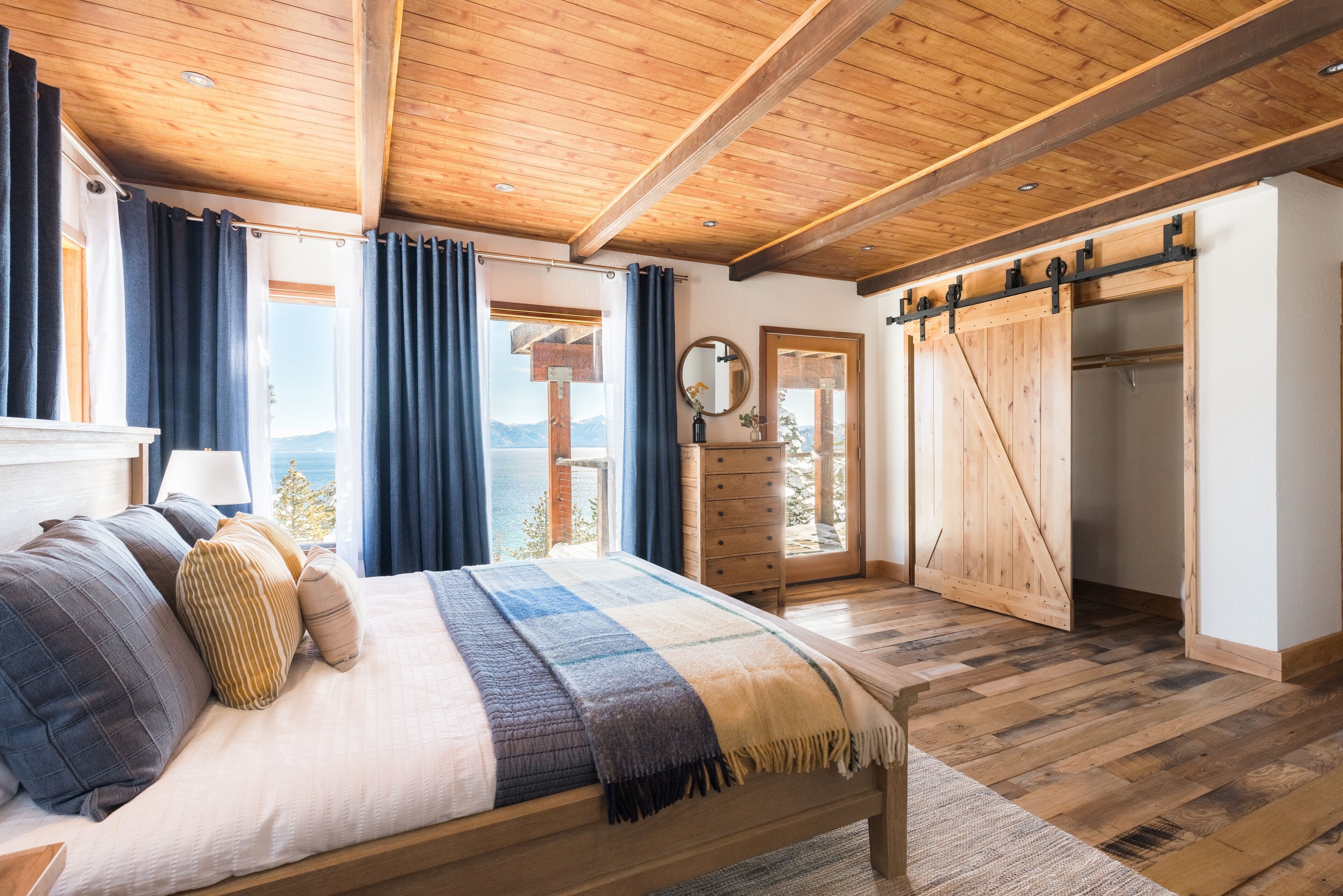 5 bedrooms, desk, iron/ironing board, free WiFi