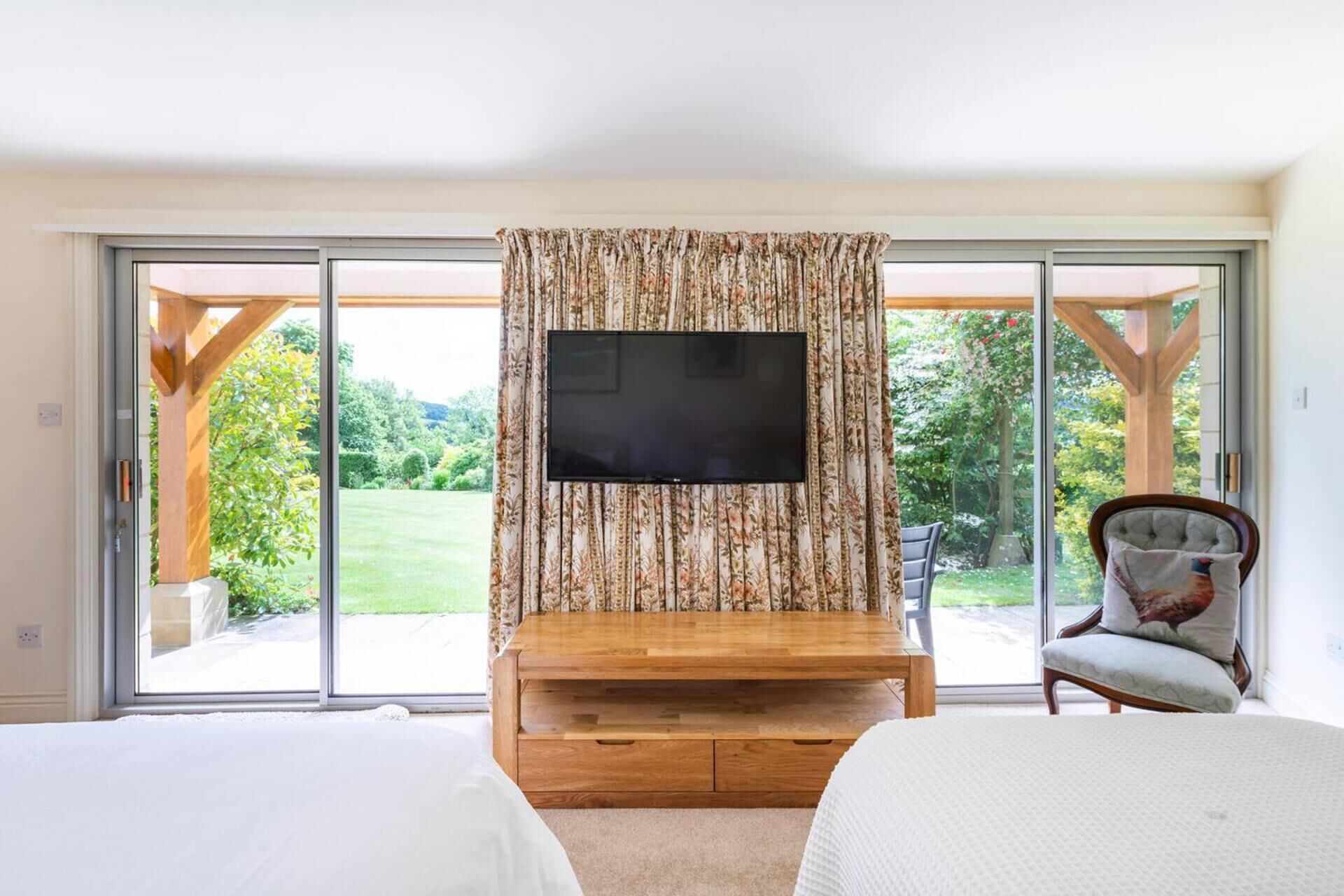 House | 1 bedroom, iron/ironing board, free WiFi, bed sheets