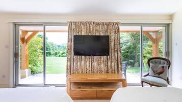 House | 1 bedroom, iron/ironing board, free WiFi, bed sheets