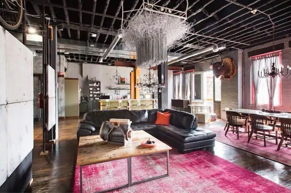 Interior - Stylish Vibes in a Renovated Flashlight Factory (Pittsburgh)