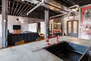 Interior - Stylish Vibes in a Renovated Flashlight Factory (Pittsburgh)