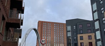 Entire Captivating 2-bed House in Manchester