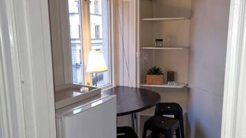 Apartamento, 3 camas de solteiro | Cozinha privada | Geladeira, micro-ondas, fogão, cooktop