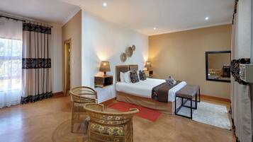 Deluxe Double or Twin Room, 1 Bedroom | In-room safe, desk, laptop workspace, bed sheets