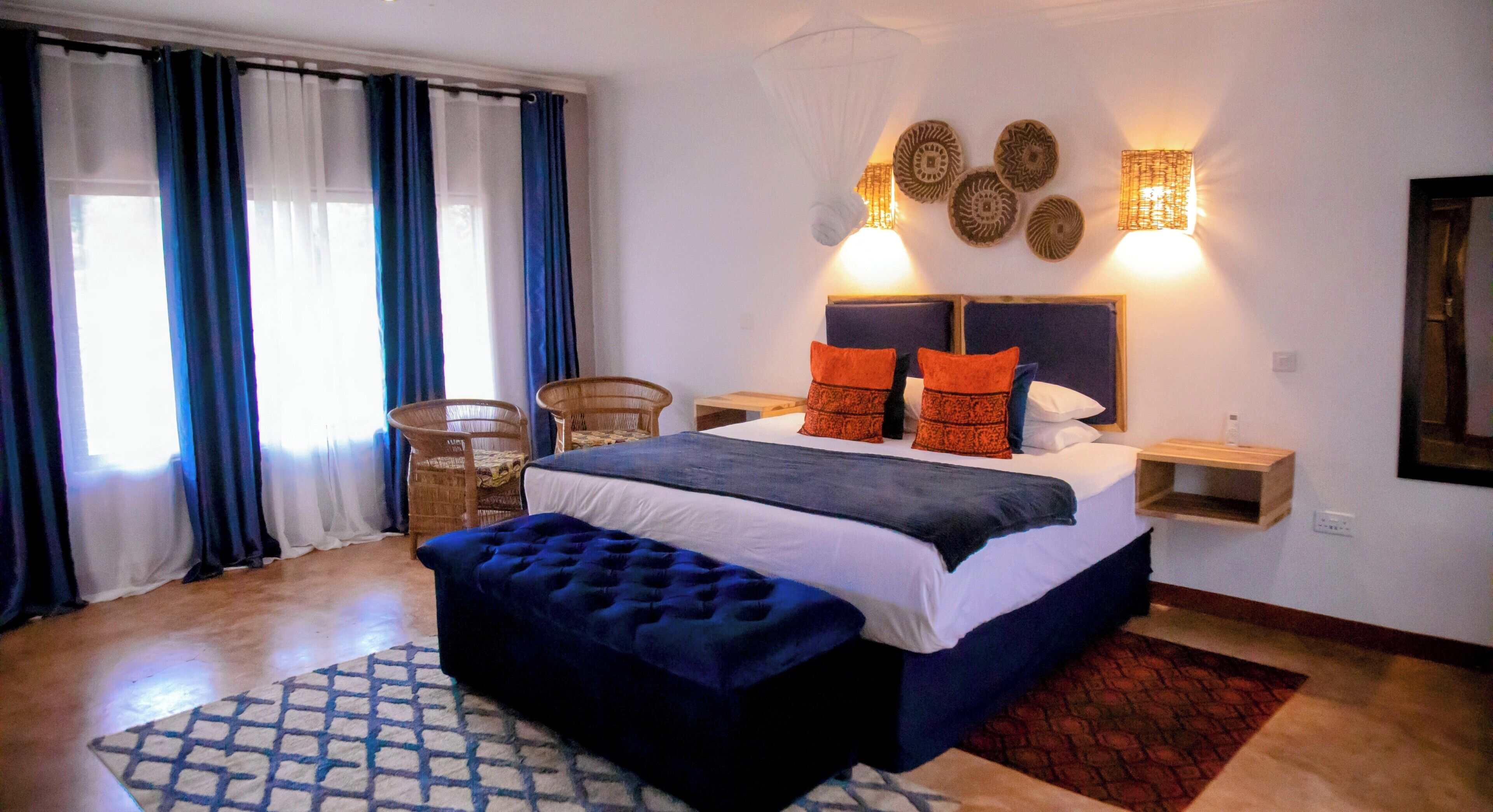 Deluxe-Doppel- oder -Zweibettzimmer, 1 Schlafzimmer | Zimmersafe, Schreibtisch, laptopgeeigneter Arbeitsplatz, Bettwäsche