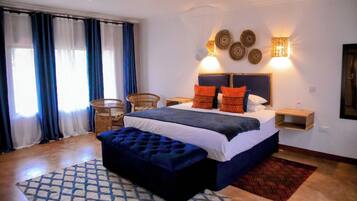 Deluxe Double or Twin Room, 1 Bedroom | In-room safe, desk, laptop workspace, bed sheets