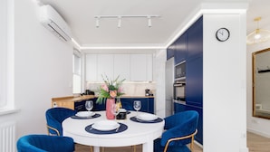 Unclassified image, 3 of 42, button - Fredry Premium by Renters Prestige (Kraków)