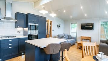 Fridge, dishwasher, electric kettle, toaster
