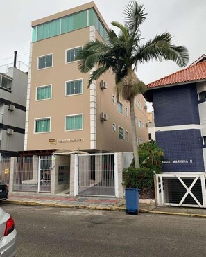 Front of property - RESIDENCIAL LÚCIA SILVESTRE (Florianópolis)