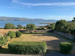 Cottage | Property grounds - Flagstaff (Beaumaris)