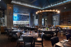 Dining - The Stella Hotel Autograph Collection (Bryan)