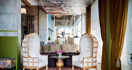 The Stella Hotel Autograph Collection