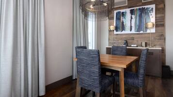 تناول الطعام