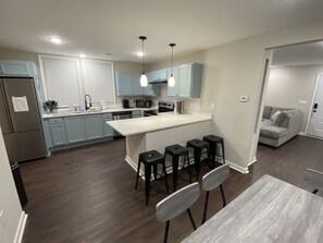 Fridge, microwave, oven, stovetop - JackPotz BNB- Cozy Modern Bungalow, 5 min. to Two Kings and More! (Kings Mountain)