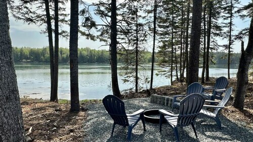 New Build 2023 Waterfront Home near Acadia with Hot Tub