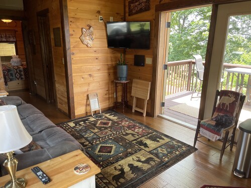 Cozy cabin with spectacular Mountain Views!!