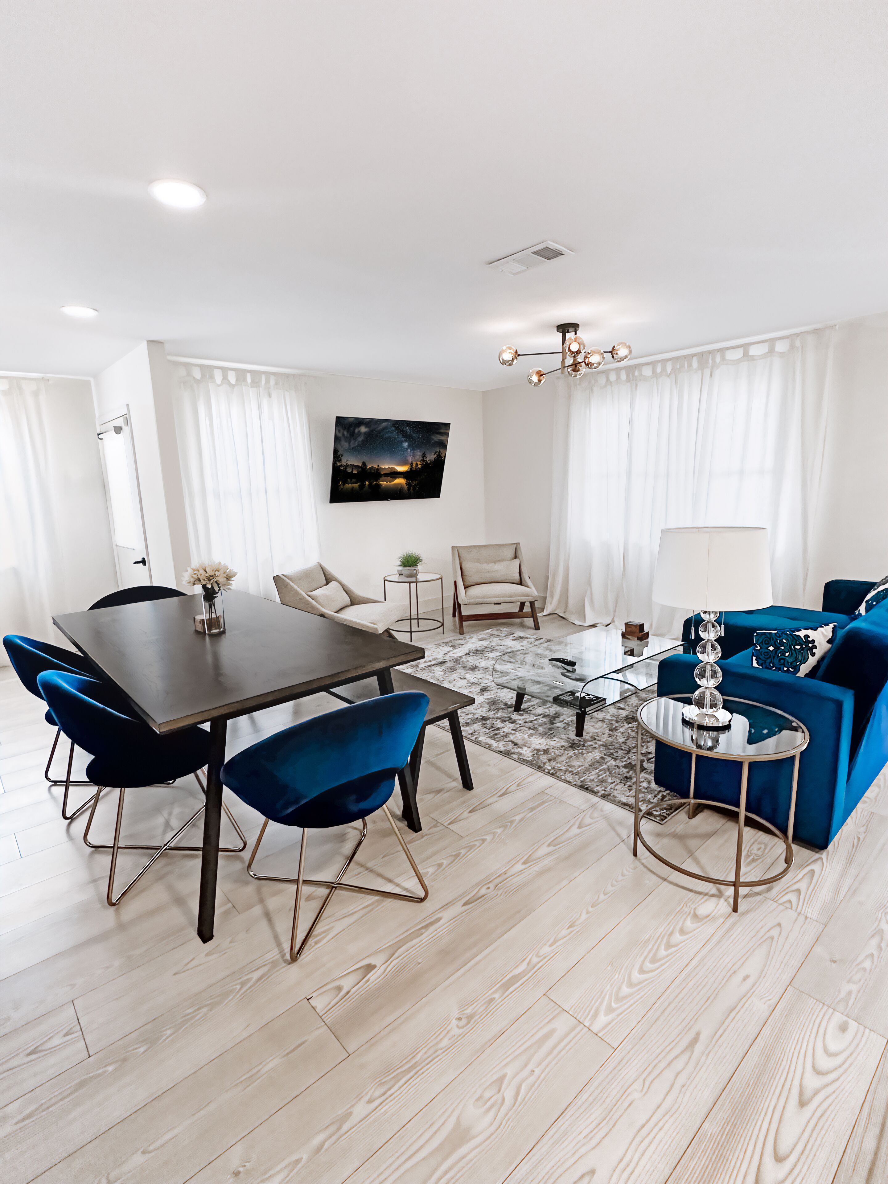 Upscale Atlanta Retreat - 4 Bedrooms - Pet Friendly