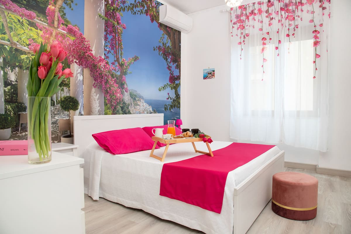 Classic Room | Down duvets, in-room safe, free WiFi, bed sheets