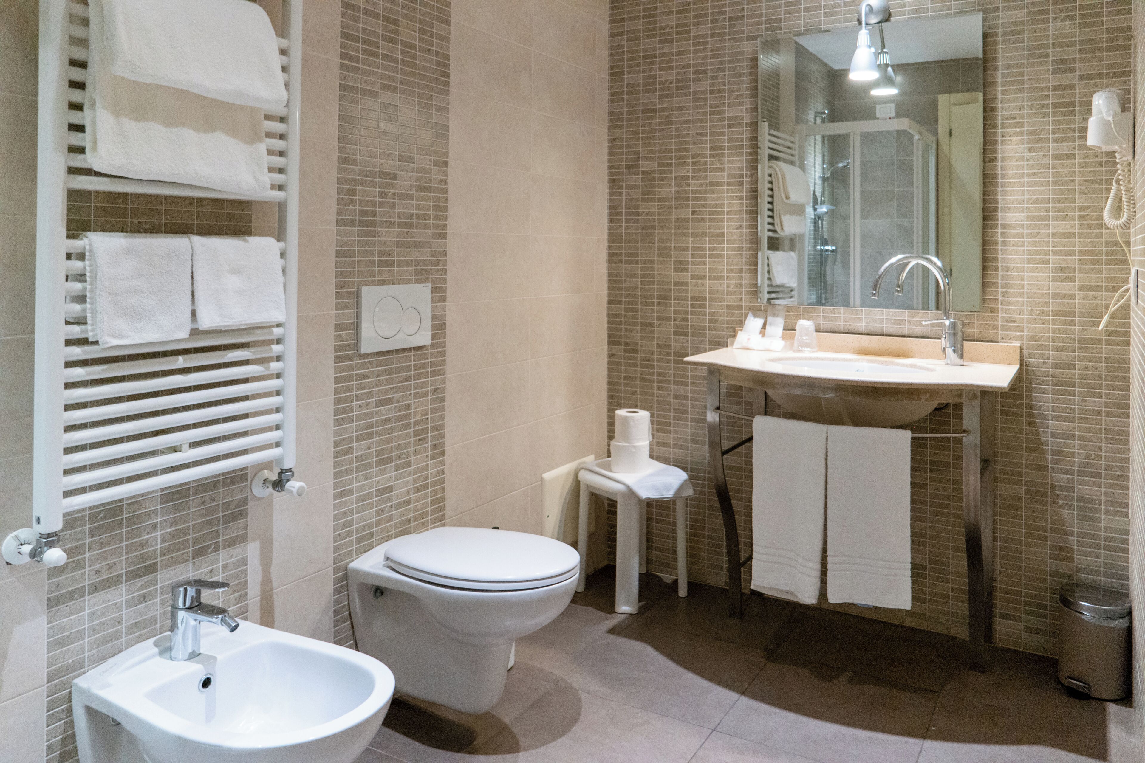 Deluxe Double Room, 1 Double Bed | Bathroom