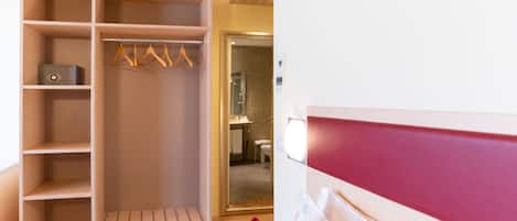 Deluxe Double Room, 1 Double Bed | Memory foam beds, desk, soundproofing, iron/ironing board