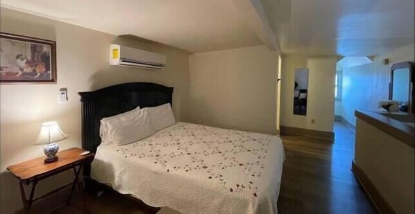 2 habitaciones, tabla de planchar con plancha, wifi y ropa de cama 