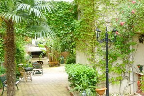 Outdoor dining - Apartment 120m2 between sea and mountains in Glyfada, Athens Riviera (Glifada)