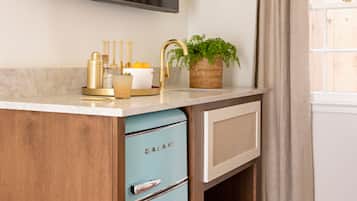 Deluxe Room | Minibar