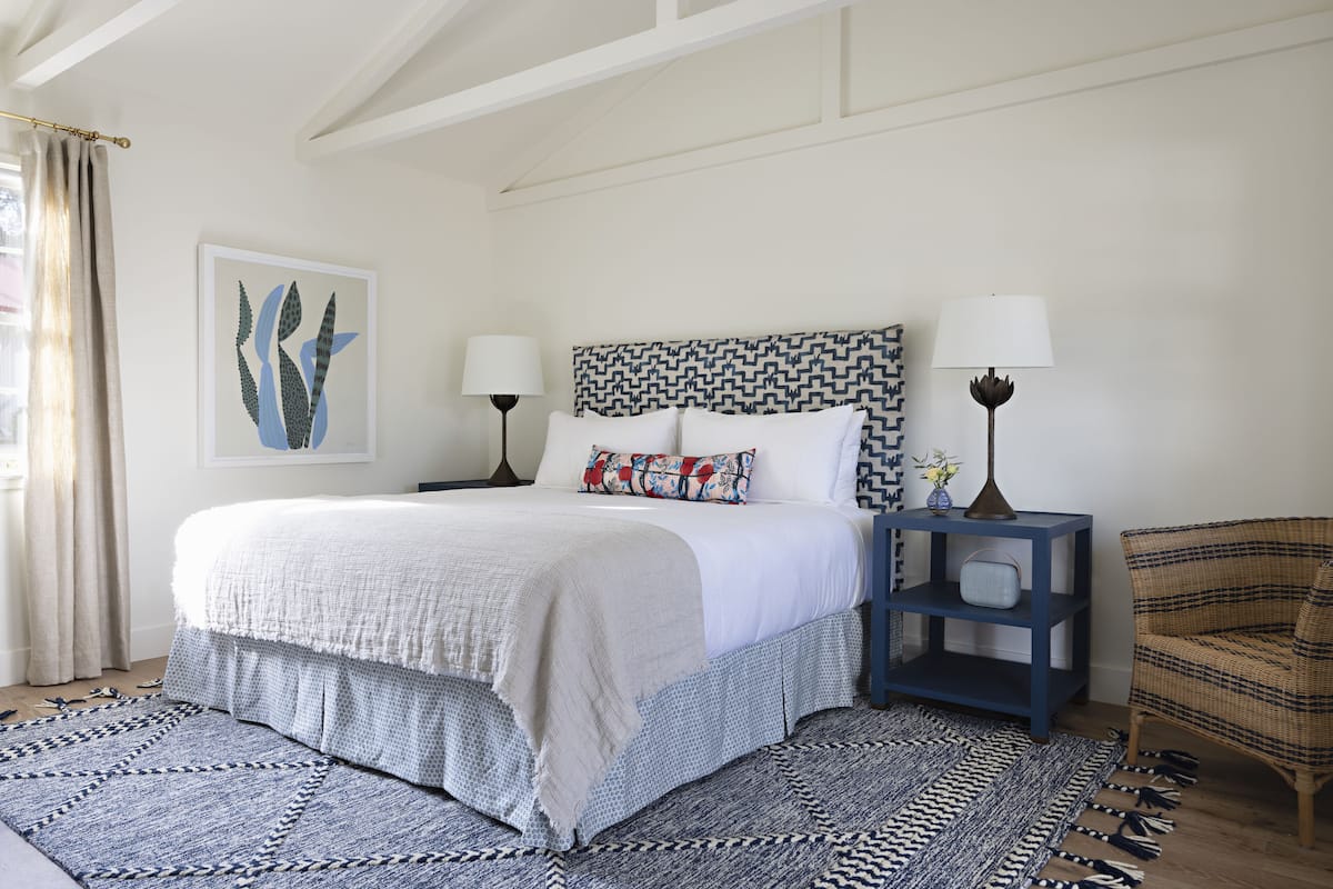 Classic Room, 1 King Bed | Frette Italian sheets, premium bedding, pillowtop beds, minibar
