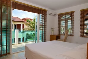 6 bedrooms, iron/ironing board, travel cot, WiFi
