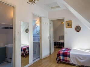 3 chambres, fer et planche à repasser, accès Internet