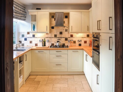 5 bedroom accommodation in St Mary’s Bay, near Romney Marsh