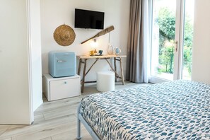 Free minibar, in-room safe, blackout drapes, soundproofing - Accanto alle Mura Rooms Relax & Spa (Sirolo)