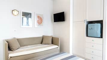 Deluxe Quadruple Room, Pets allowed, Hill View