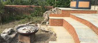 Farmhouse on The South Downs Way with hot tub, between Petworth and Goodwood