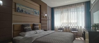 Shehong Hexie Business Hotel