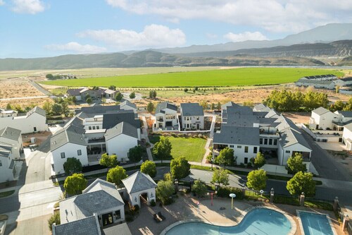 Private pool, beautiful entertaining area, games!