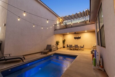 Private pool, beautiful entertaining area, games!