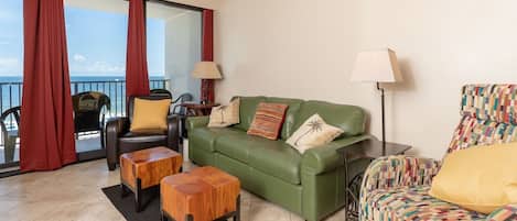 コンドミニアム 2 ベッドルーム | リビング エリア