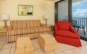 Condo, 1 Bedroom | Living area