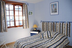 3 bedrooms, iron/ironing board, bed sheets - Maison de Campagne au Milieu de la Garrigue (Pompignan)